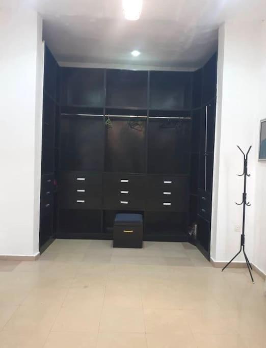 Stylish House With Free Parking And Outdoor Pool Villa Abuja Exterior photo