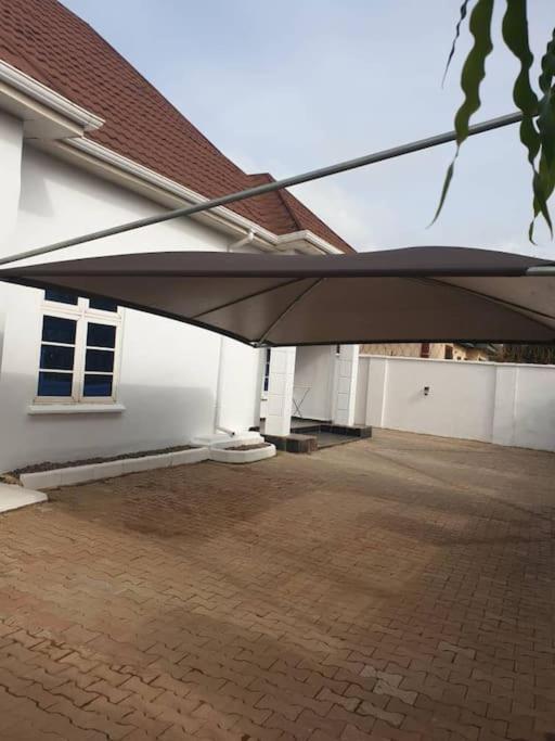 Stylish House With Free Parking And Outdoor Pool Villa Abuja Exterior photo
