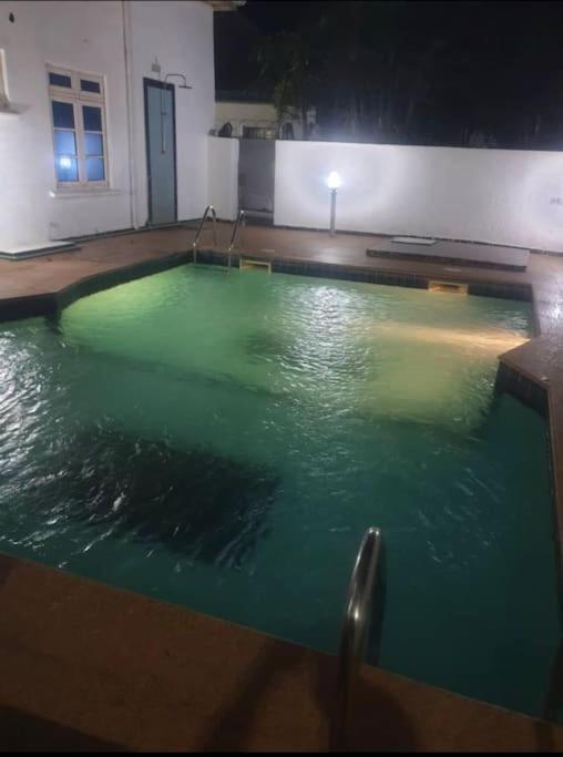 Stylish House With Free Parking And Outdoor Pool Villa Abuja Exterior photo