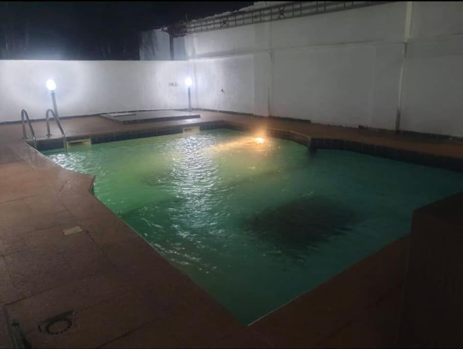 Stylish House With Free Parking And Outdoor Pool Villa Abuja Exterior photo