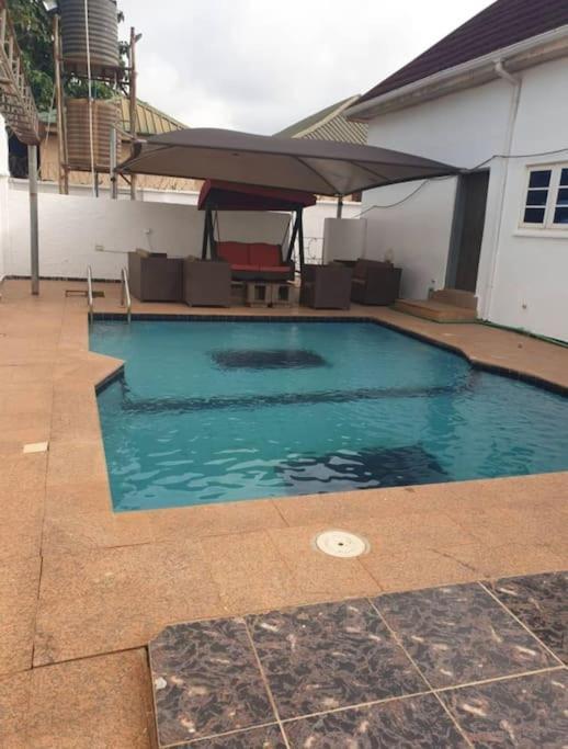 Stylish House With Free Parking And Outdoor Pool Villa Abuja Exterior photo
